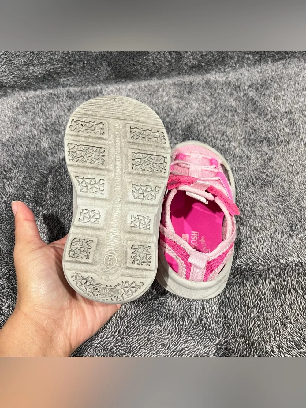OshKosh B'gosh toddler girls pink sandals size 5